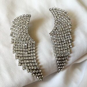 Silver rhinestone 💎 winged earrings
